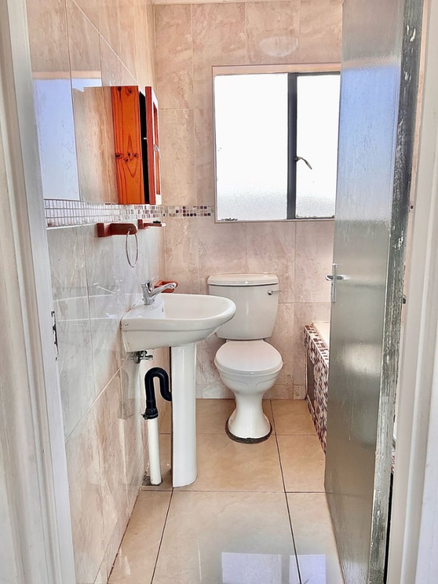 2 Bedroom Property for Sale in Fleurhof Gauteng