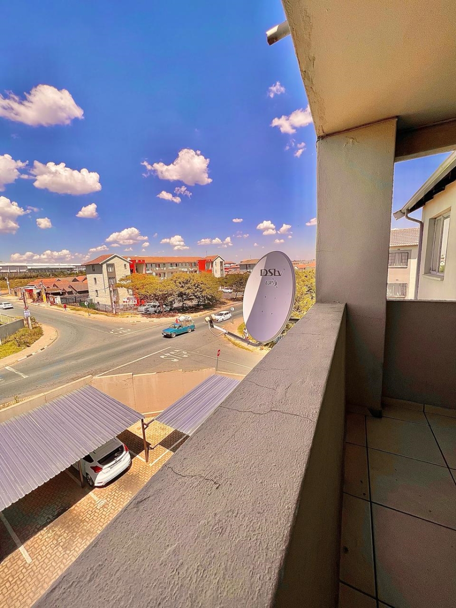 2 Bedroom Property for Sale in Fleurhof Gauteng
