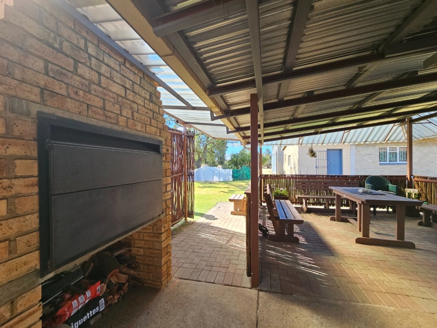 4 Bedroom Property for Sale in Roodia Gauteng