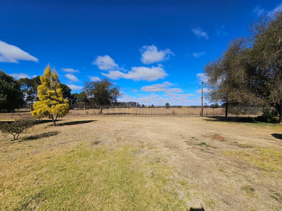 4 Bedroom Property for Sale in Roodia Gauteng
