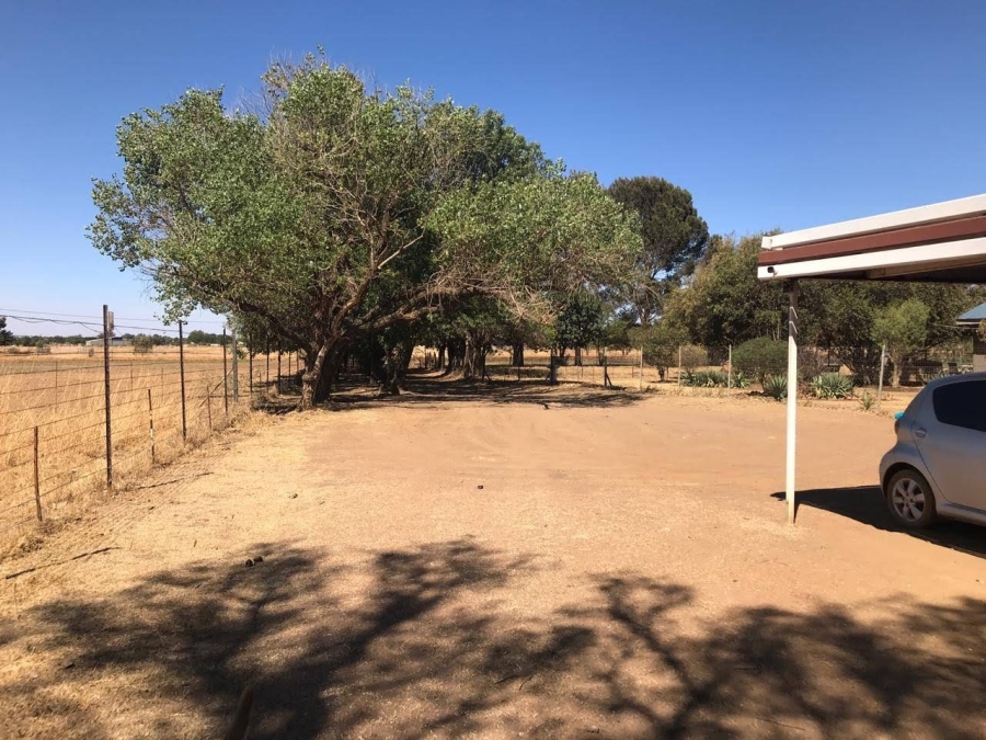4 Bedroom Property for Sale in Roodia Gauteng