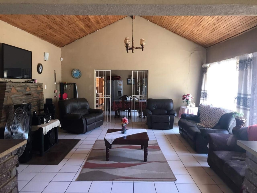 4 Bedroom Property for Sale in Roodia Gauteng