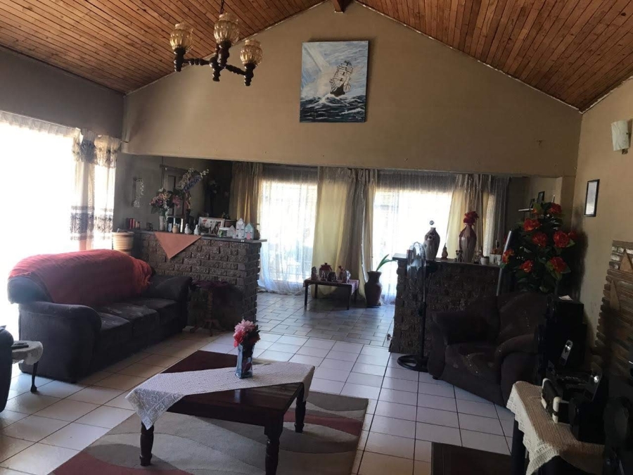 4 Bedroom Property for Sale in Roodia Gauteng