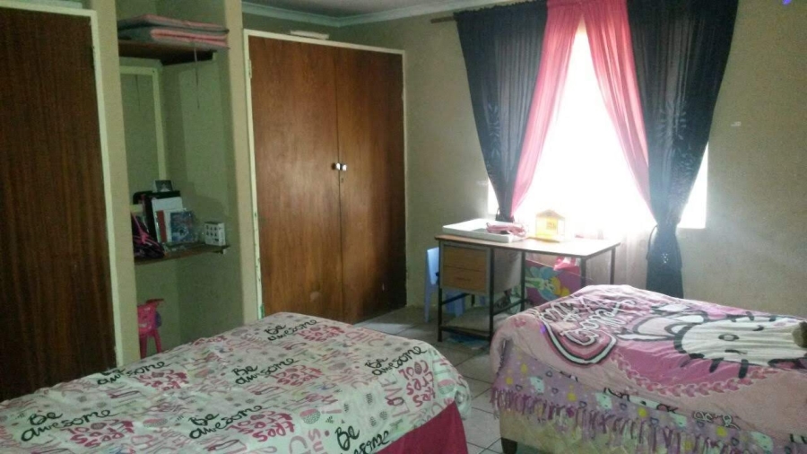 4 Bedroom Property for Sale in Roodia Gauteng
