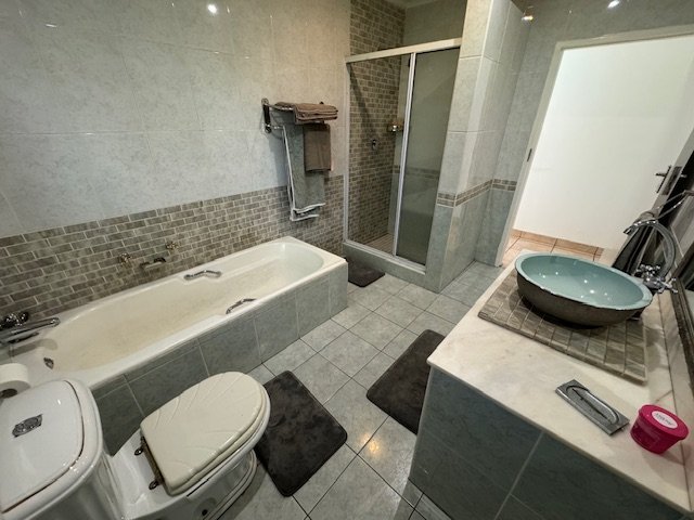 5 Bedroom Property for Sale in Van Riebeeck Park Gauteng