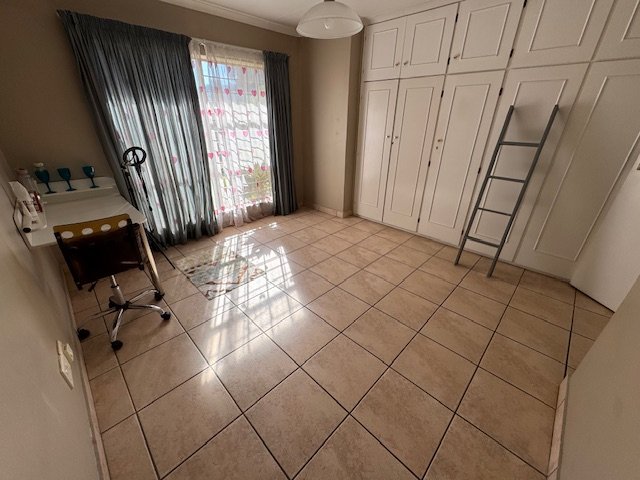 5 Bedroom Property for Sale in Van Riebeeck Park Gauteng