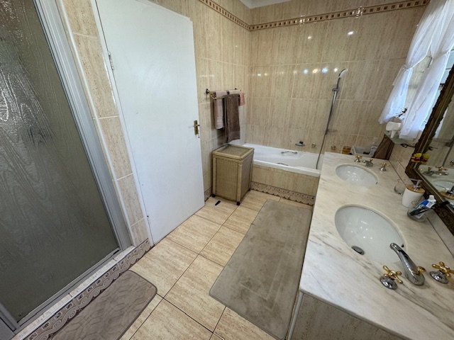 5 Bedroom Property for Sale in Van Riebeeck Park Gauteng