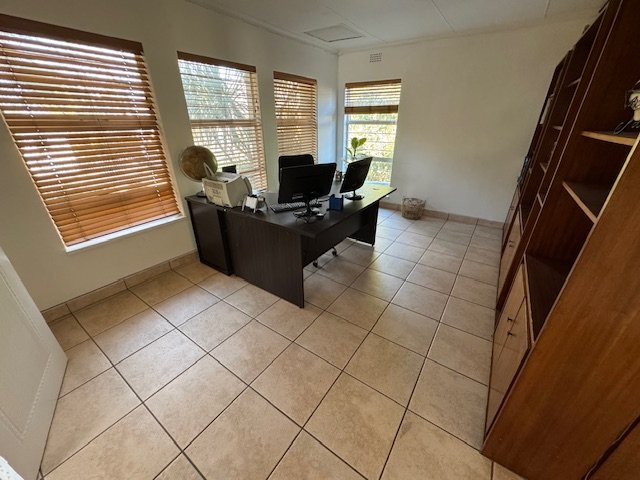 5 Bedroom Property for Sale in Van Riebeeck Park Gauteng