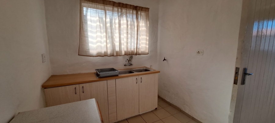 To Let 1 Bedroom Property for Rent in Edenvale Central Gauteng
