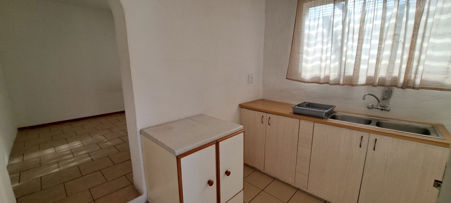 To Let 1 Bedroom Property for Rent in Edenvale Central Gauteng