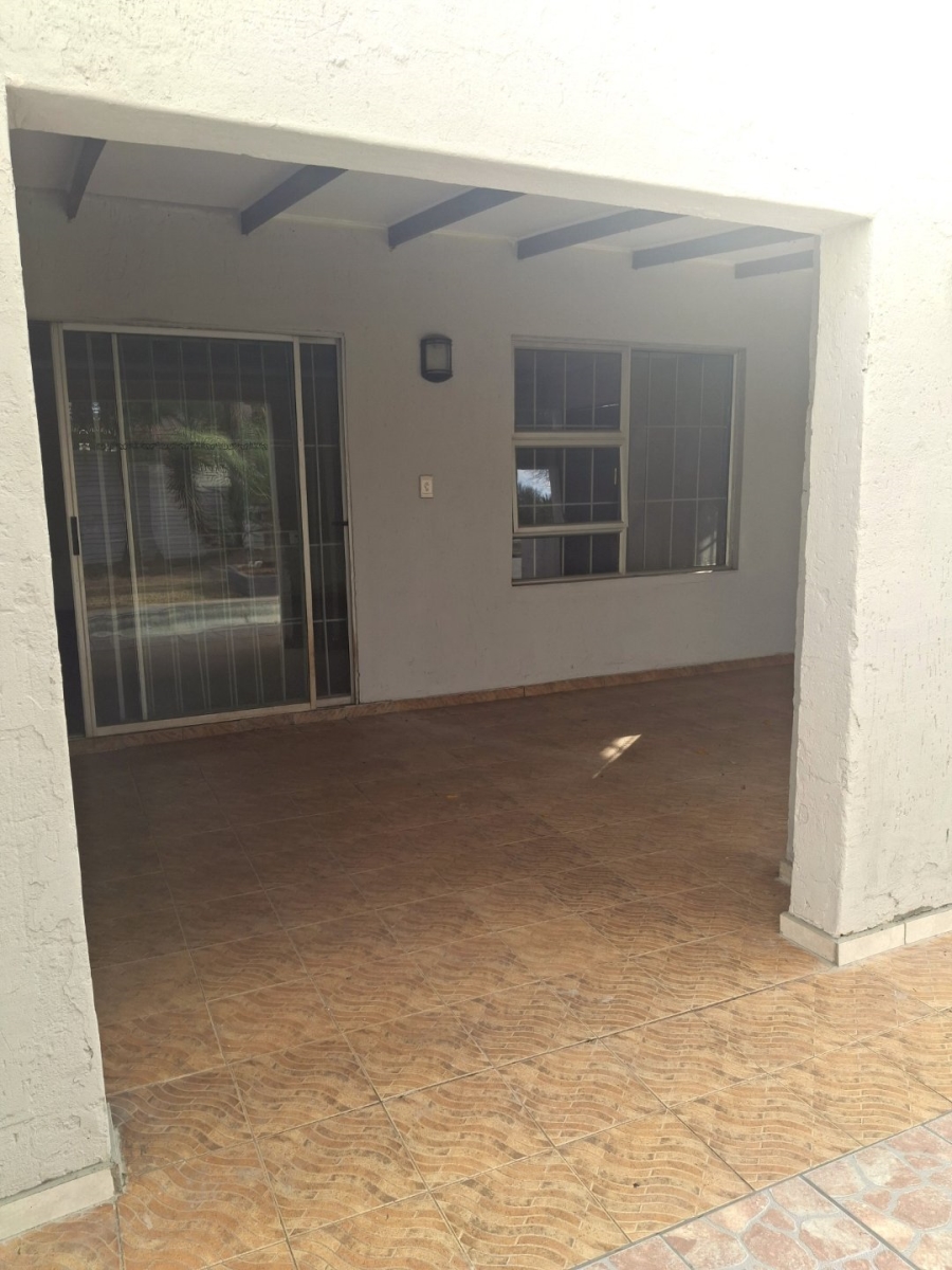  Bedroom Property for Sale in Wychwood Gauteng