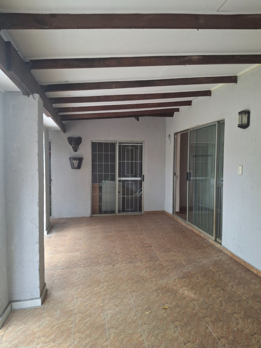  Bedroom Property for Sale in Wychwood Gauteng