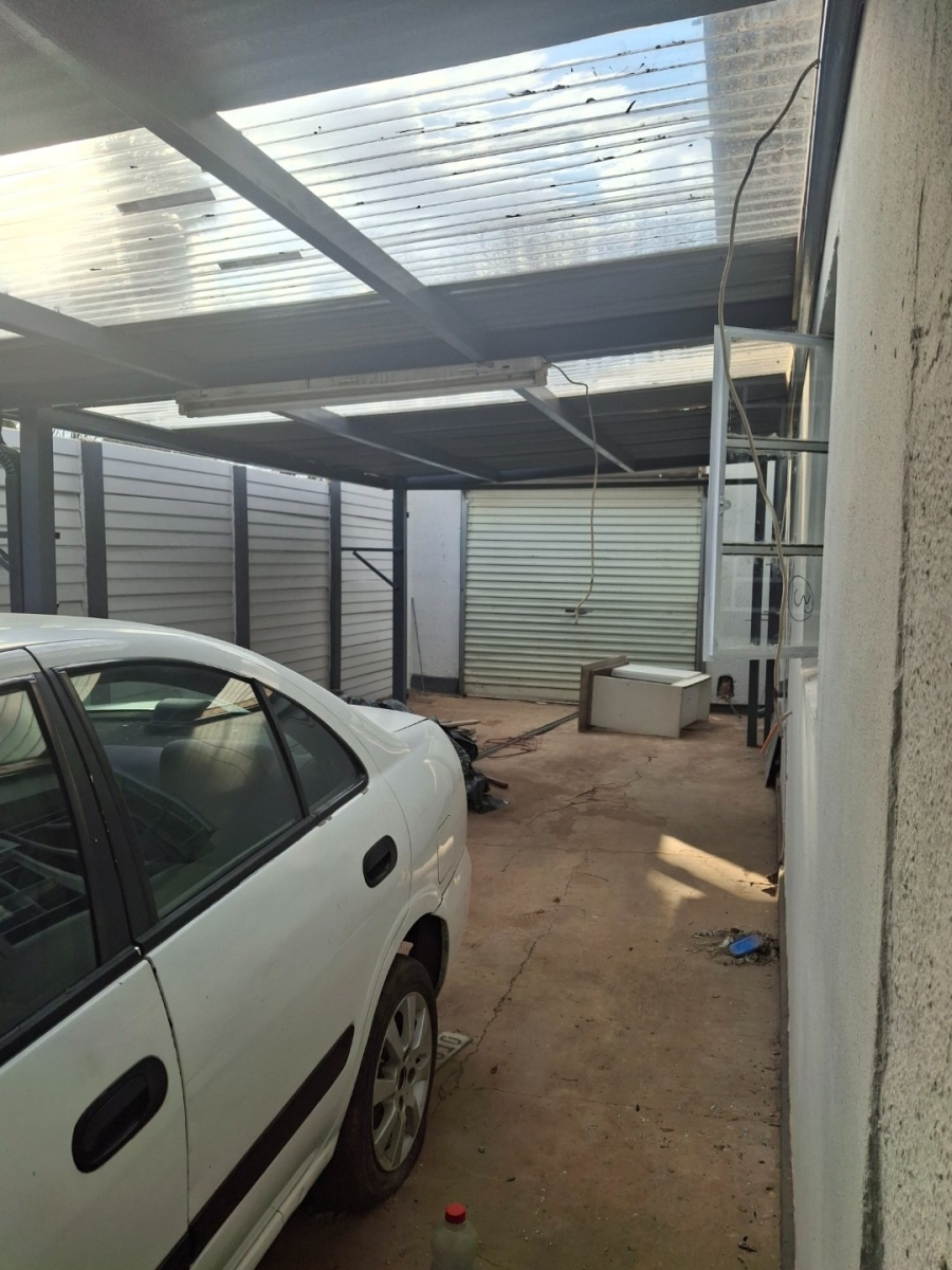  Bedroom Property for Sale in Wychwood Gauteng
