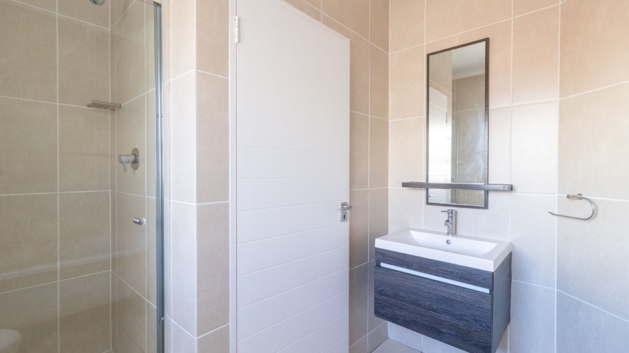 2 Bedroom Property for Sale in Greenstone Crest Gauteng