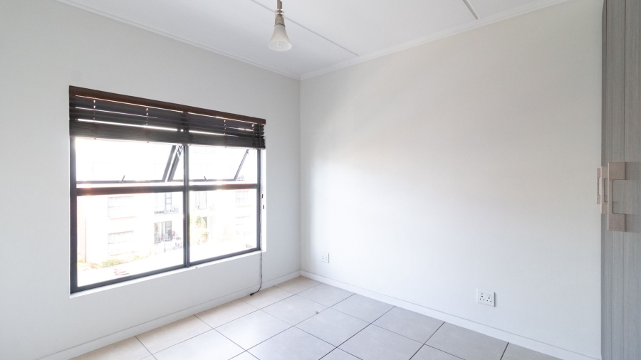 2 Bedroom Property for Sale in Greenstone Crest Gauteng