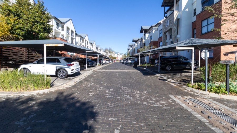 2 Bedroom Property for Sale in Greenstone Crest Gauteng