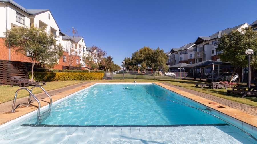 2 Bedroom Property for Sale in Greenstone Crest Gauteng