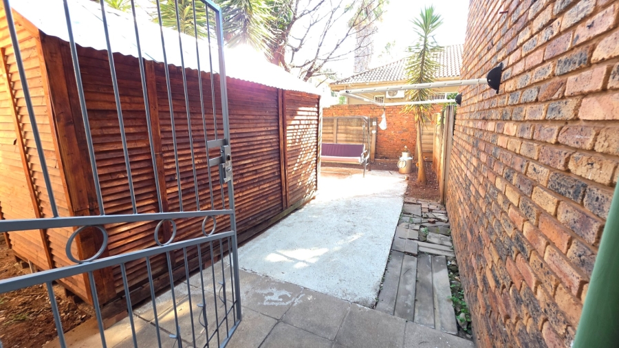 To Let 3 Bedroom Property for Rent in Erasmia Gauteng