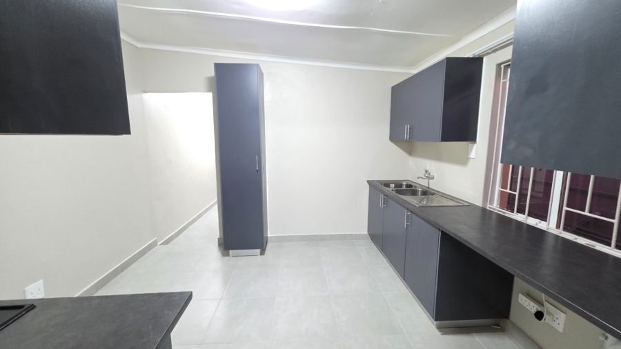 To Let 2 Bedroom Property for Rent in Laudium Gauteng