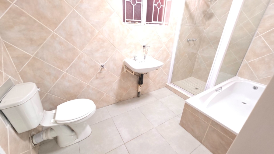 To Let 2 Bedroom Property for Rent in Laudium Gauteng