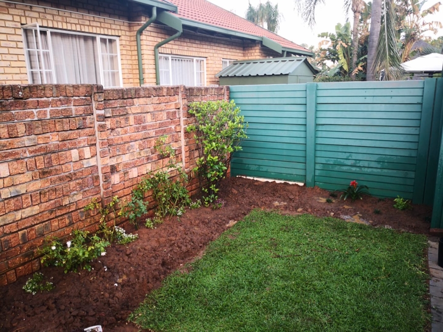To Let 2 Bedroom Property for Rent in Die Wilgers Gauteng