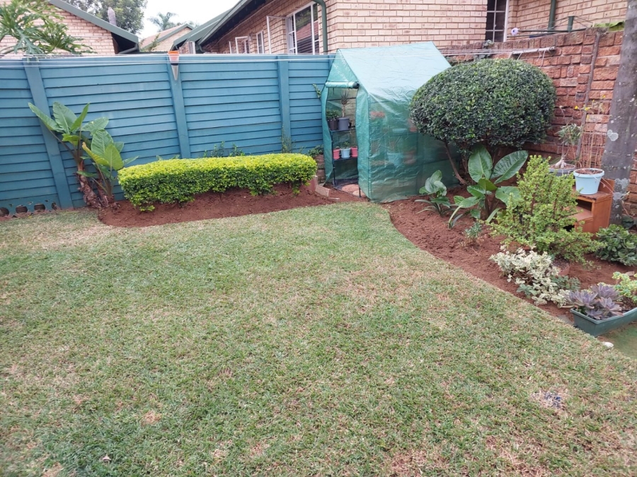 To Let 2 Bedroom Property for Rent in Die Wilgers Gauteng