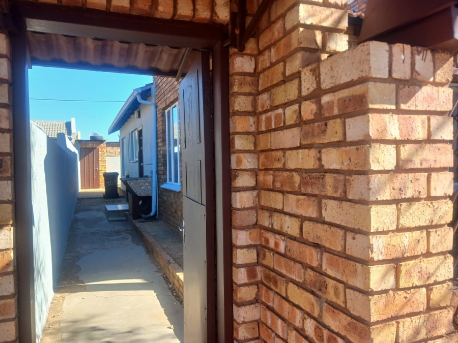 5 Bedroom Property for Sale in Danville Gauteng