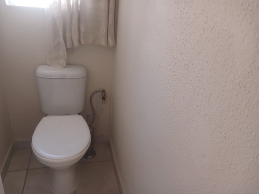 5 Bedroom Property for Sale in Danville Gauteng