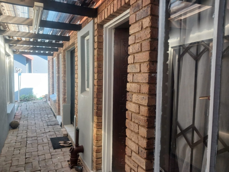 5 Bedroom Property for Sale in Danville Gauteng