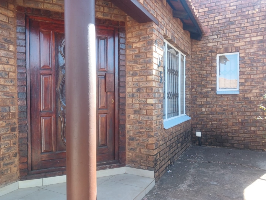 5 Bedroom Property for Sale in Danville Gauteng
