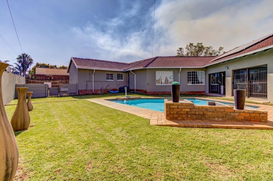 4 Bedroom Property for Sale in Dalpark Proper Gauteng