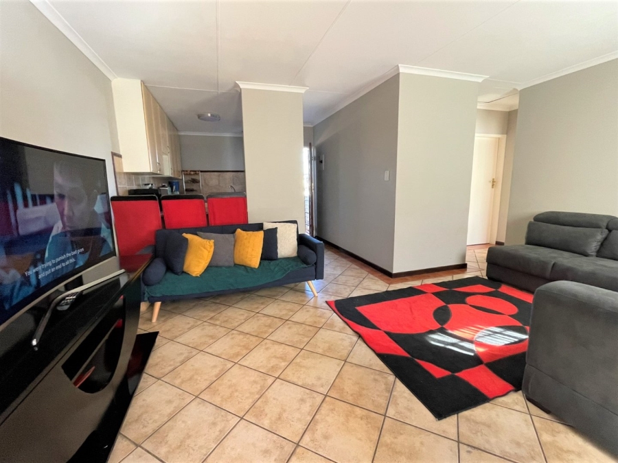 To Let 2 Bedroom Property for Rent in Die Hoewes Gauteng