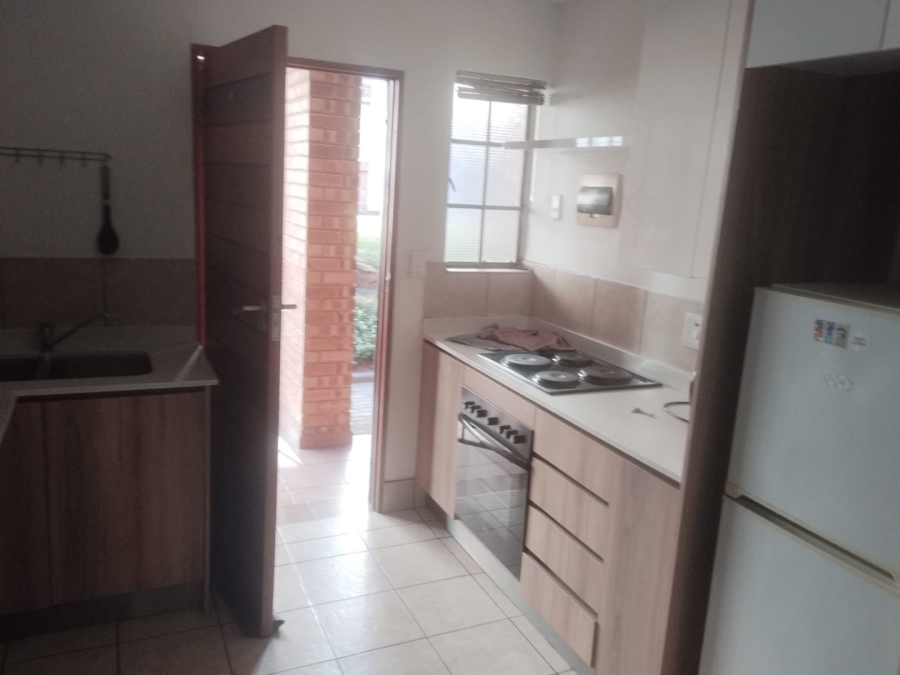 To Let 2 Bedroom Property for Rent in Edenvale Central Gauteng