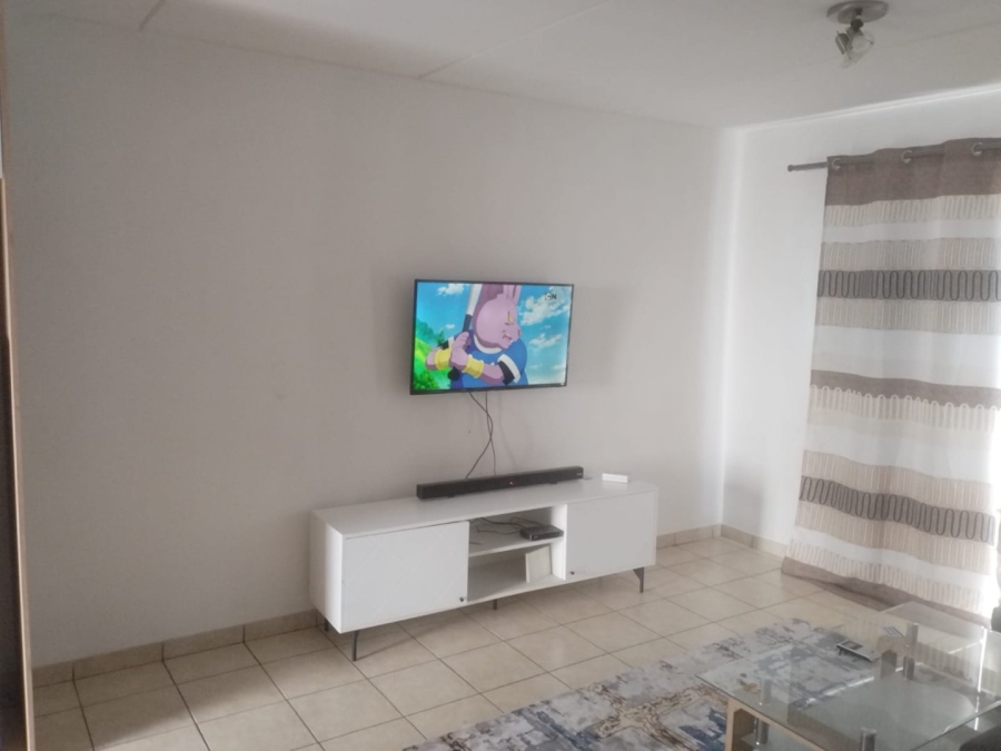 To Let 2 Bedroom Property for Rent in Edenvale Central Gauteng