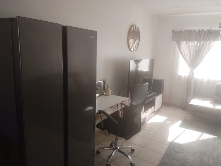 To Let 2 Bedroom Property for Rent in Edenvale Central Gauteng
