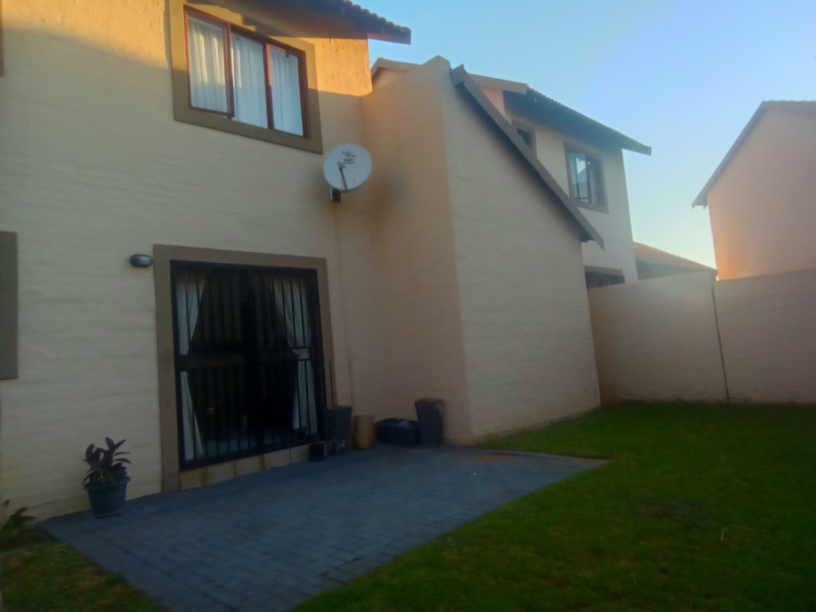 2 Bedroom Property for Sale in Carlswald Gauteng