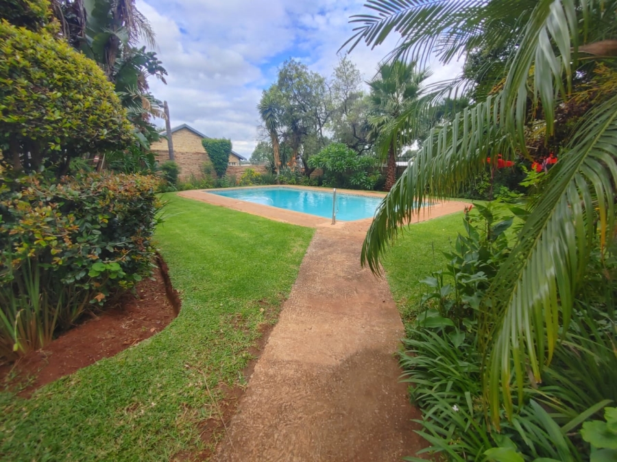 2 Bedroom Property for Sale in La Montagne Gauteng
