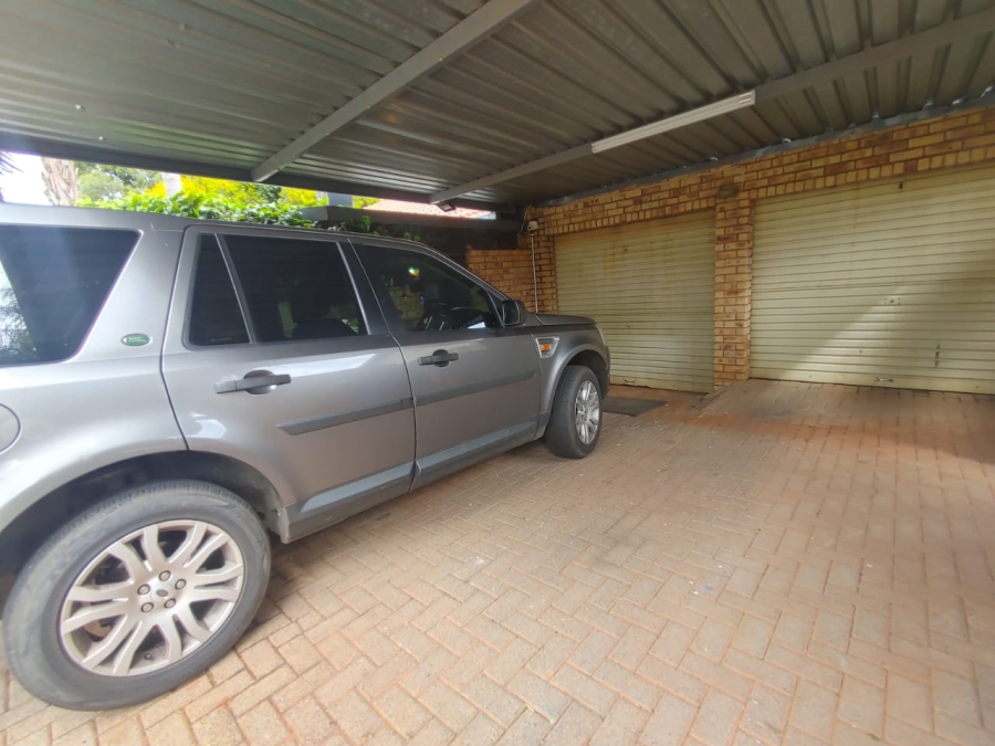2 Bedroom Property for Sale in La Montagne Gauteng
