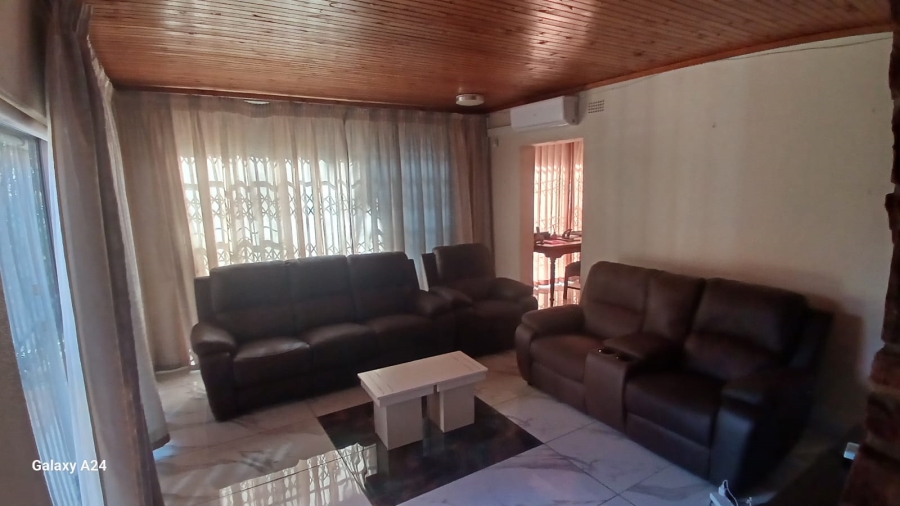 4 Bedroom Property for Sale in Glenvista Gauteng