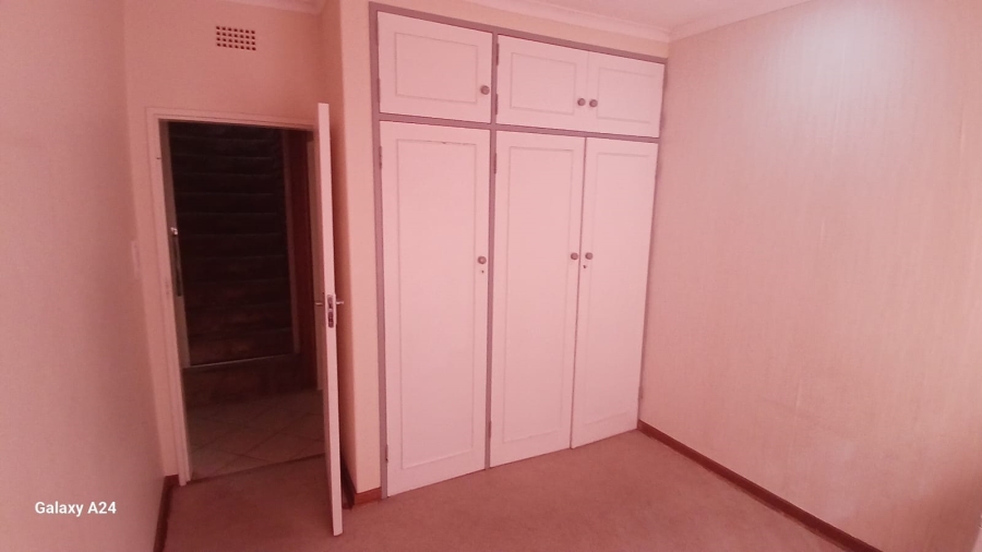4 Bedroom Property for Sale in Glenvista Gauteng