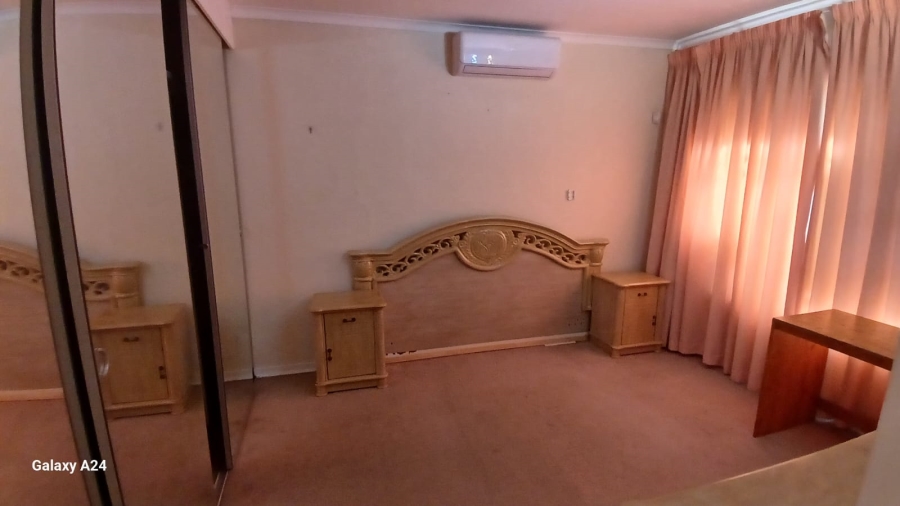 4 Bedroom Property for Sale in Glenvista Gauteng