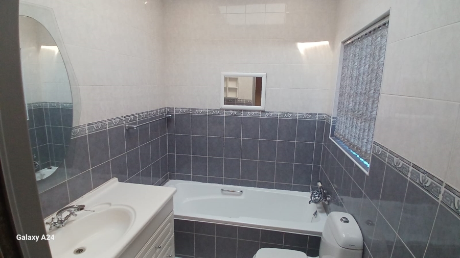 4 Bedroom Property for Sale in Glenvista Gauteng