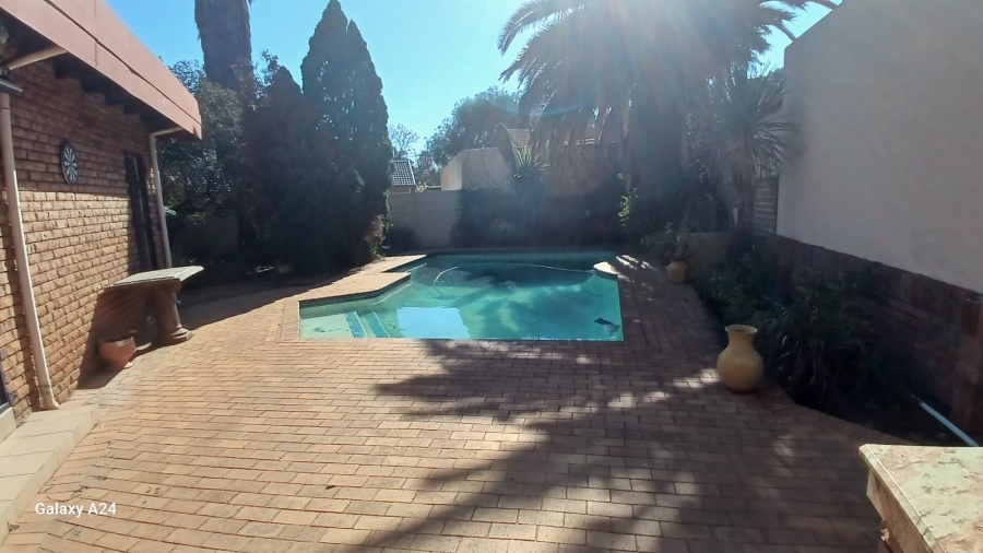 4 Bedroom Property for Sale in Glenvista Gauteng