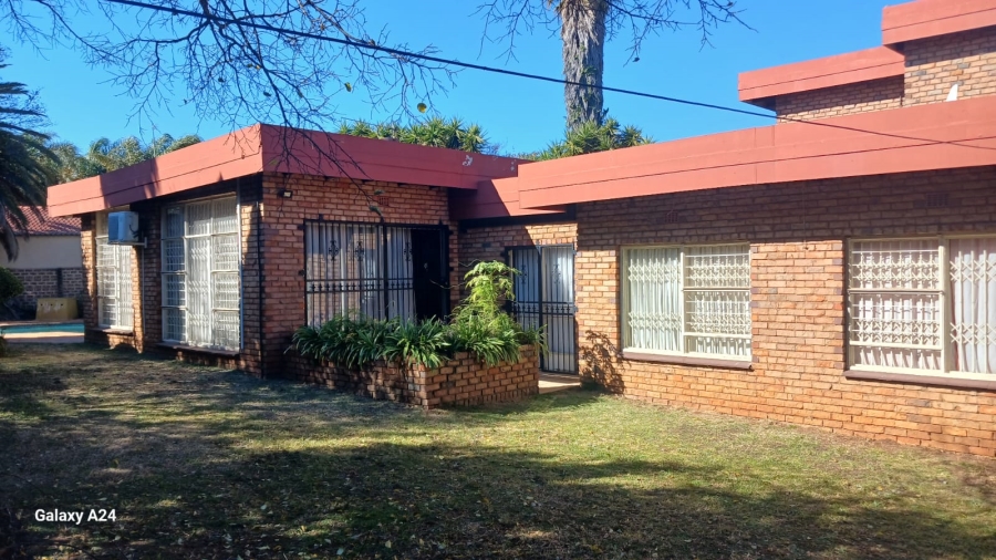 4 Bedroom Property for Sale in Glenvista Gauteng