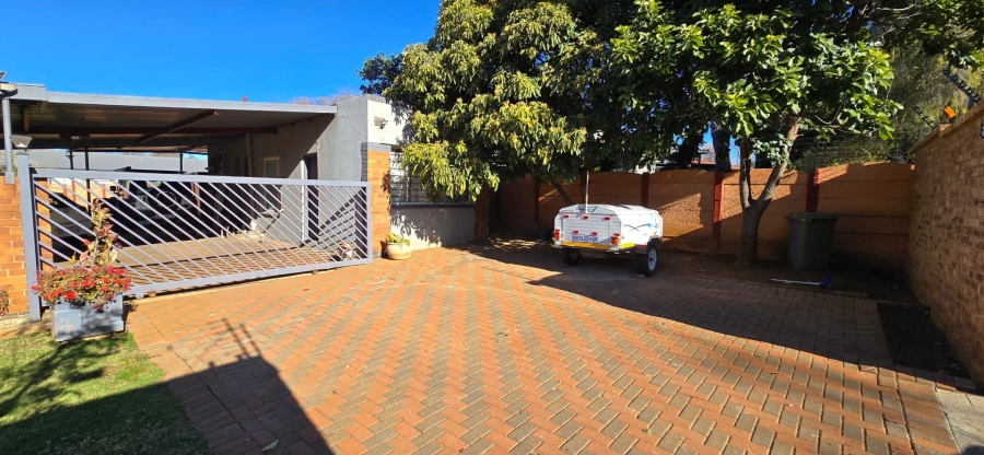 3 Bedroom Property for Sale in Raceview Gauteng