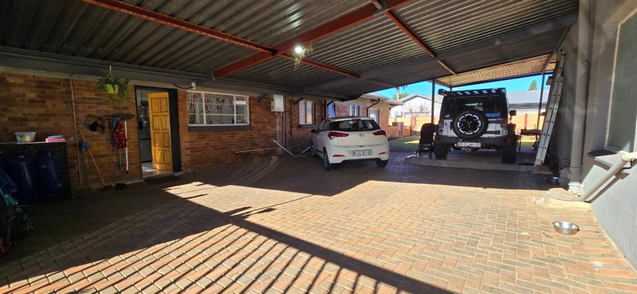 3 Bedroom Property for Sale in Raceview Gauteng