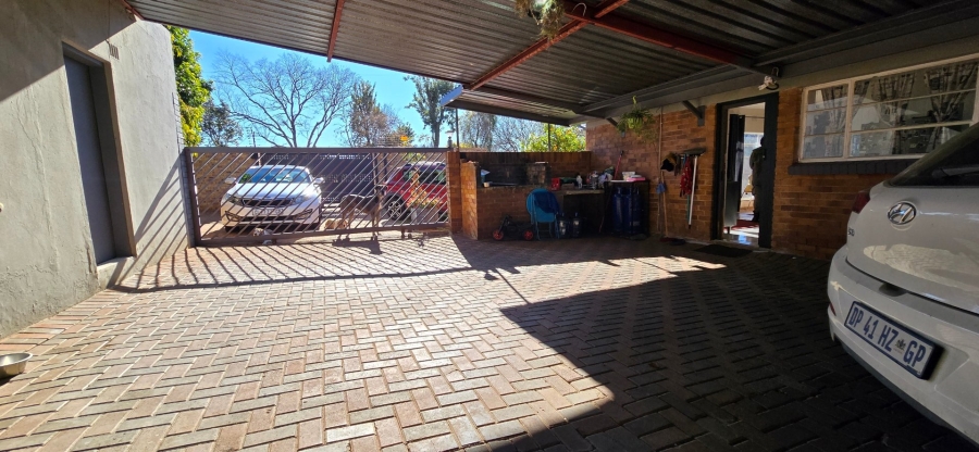 3 Bedroom Property for Sale in Raceview Gauteng