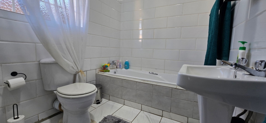3 Bedroom Property for Sale in Raceview Gauteng