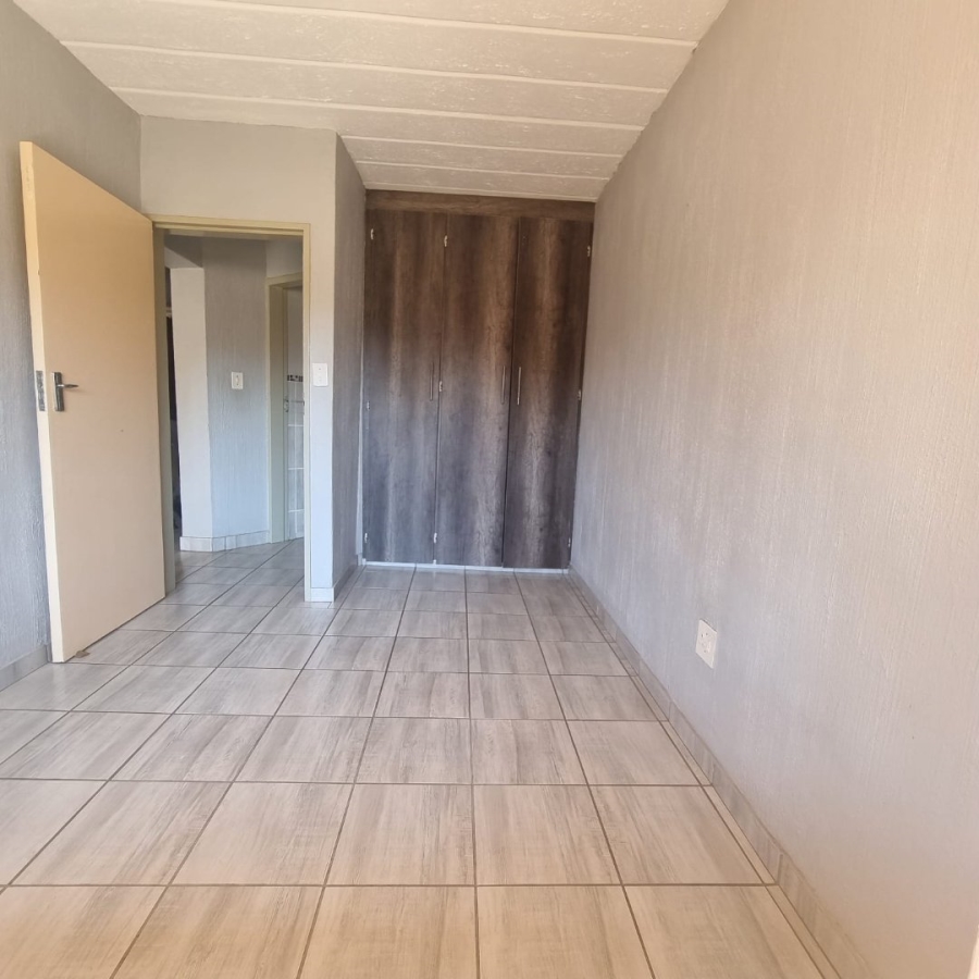 To Let 1 Bedroom Property for Rent in Horison Gauteng