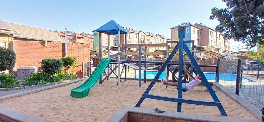 2 Bedroom Property for Sale in Montana Tuine Gauteng